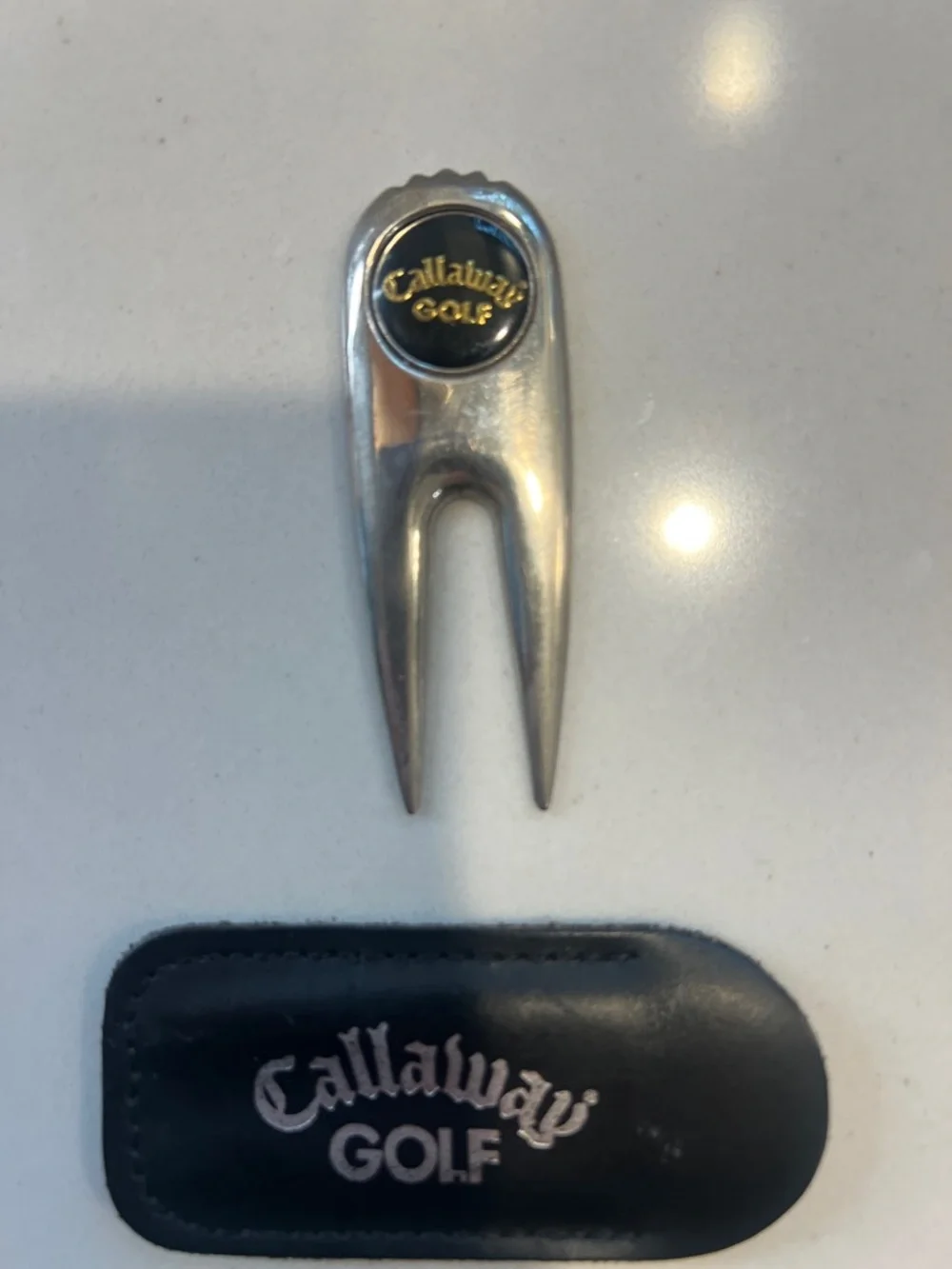Callaway Silver Divot Tool with Black Logo Pouch
